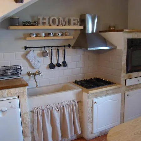 Holliday Alida With Jacuzzi Apartman *