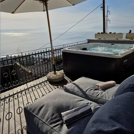 Apartment Holliday Alida With Jacuzzi