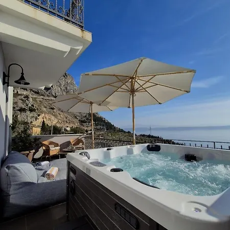 Apartment Holliday Alida With Jacuzzi Podgora